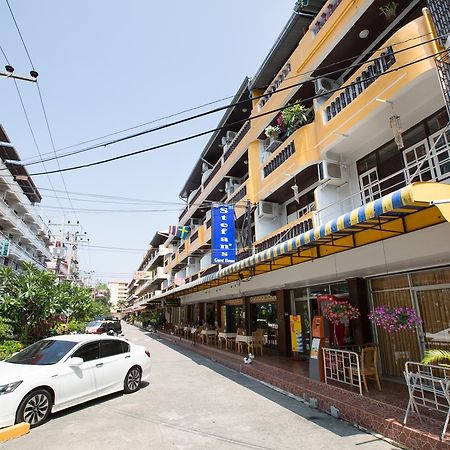 Stefan'S Guesthouse Jomtien Beach Extérieur photo