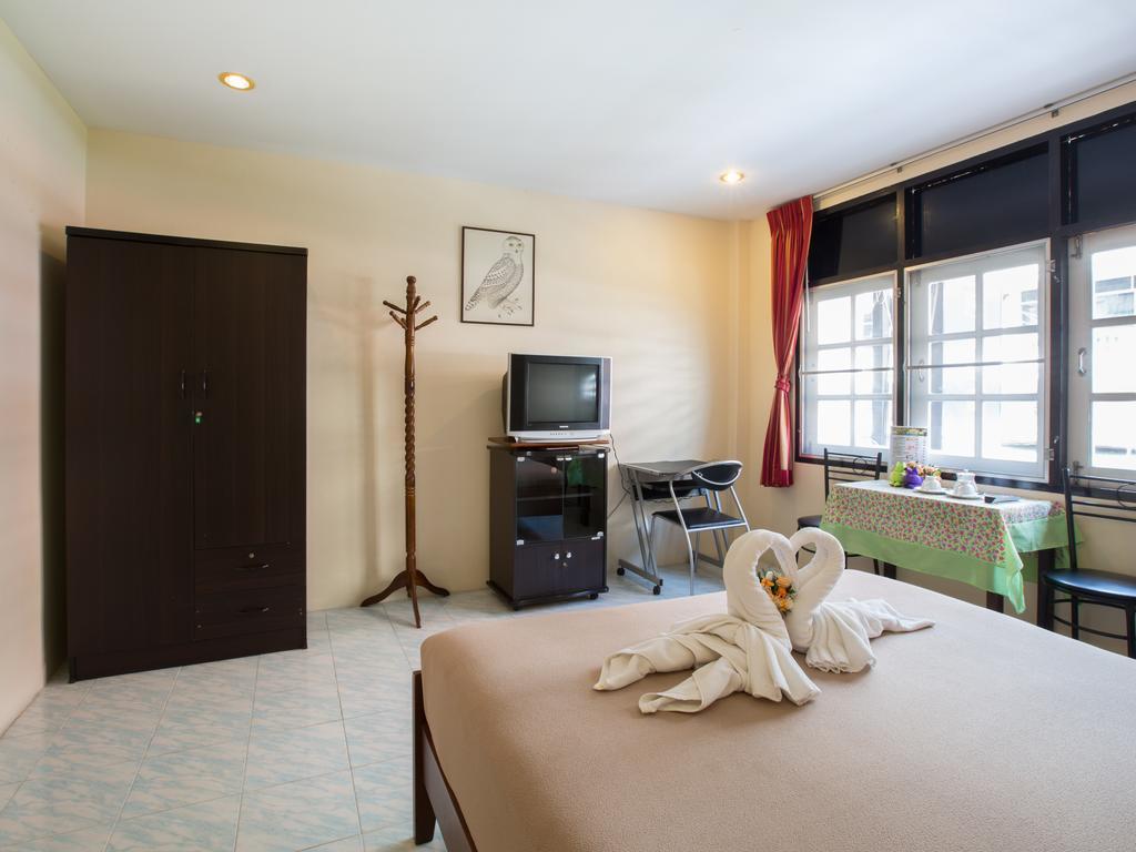 Stefan'S Guesthouse Jomtien Beach Extérieur photo