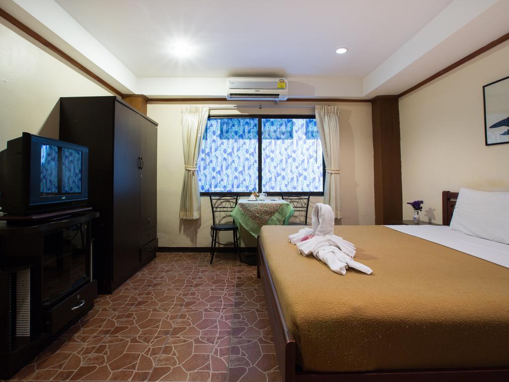 Stefan'S Guesthouse Jomtien Beach Extérieur photo