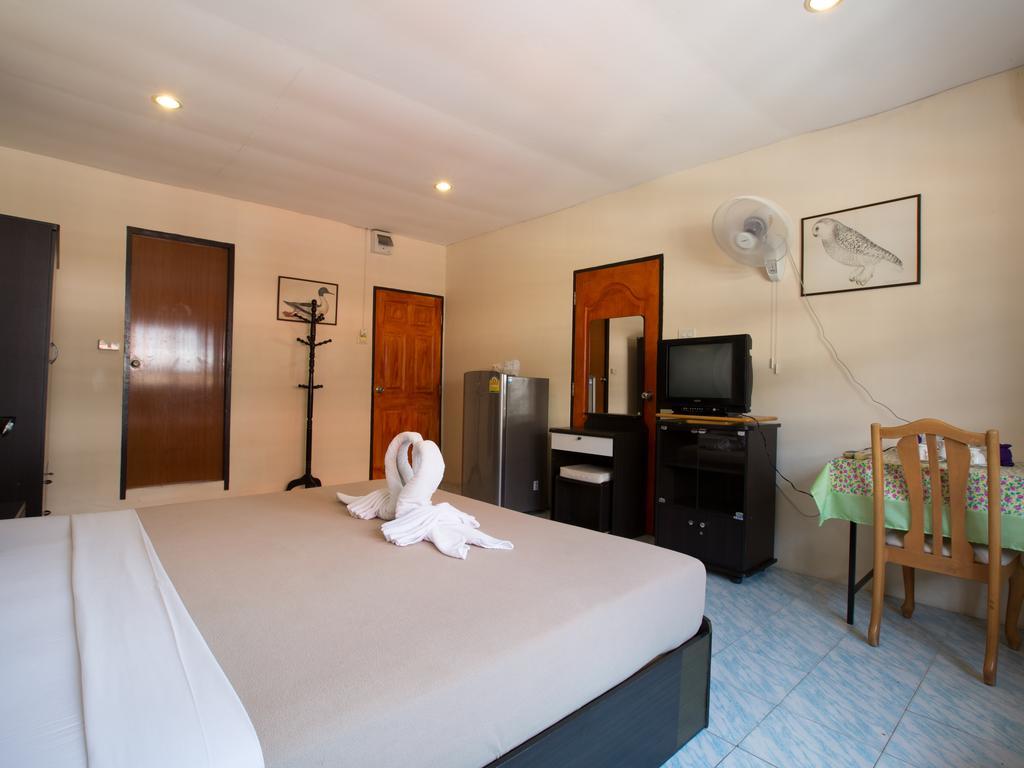Stefan'S Guesthouse Jomtien Beach Extérieur photo