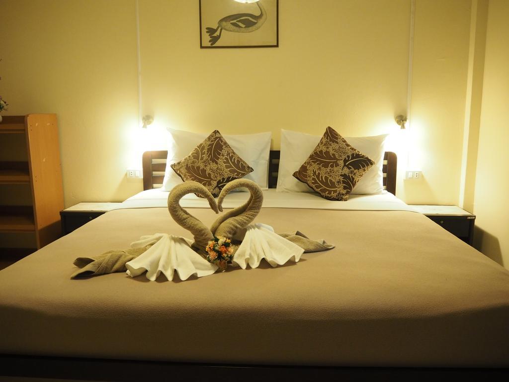 Stefan'S Guesthouse Jomtien Beach Extérieur photo