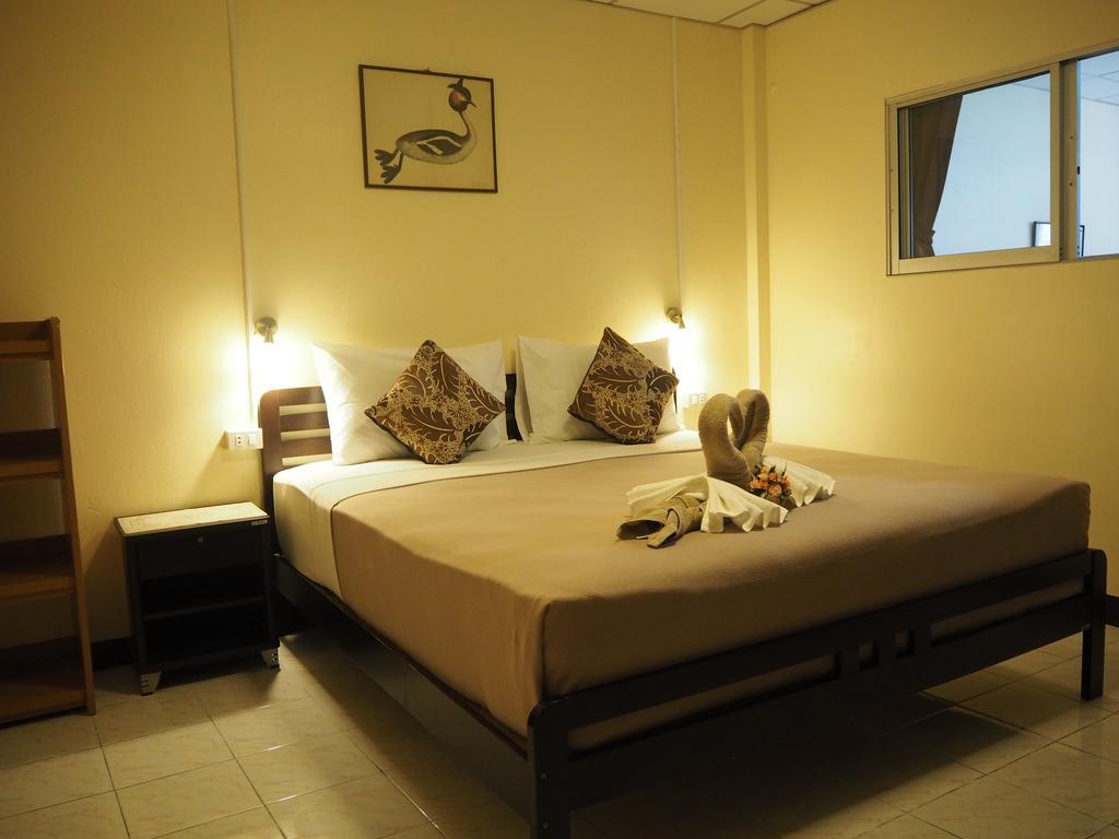 Stefan'S Guesthouse Jomtien Beach Extérieur photo