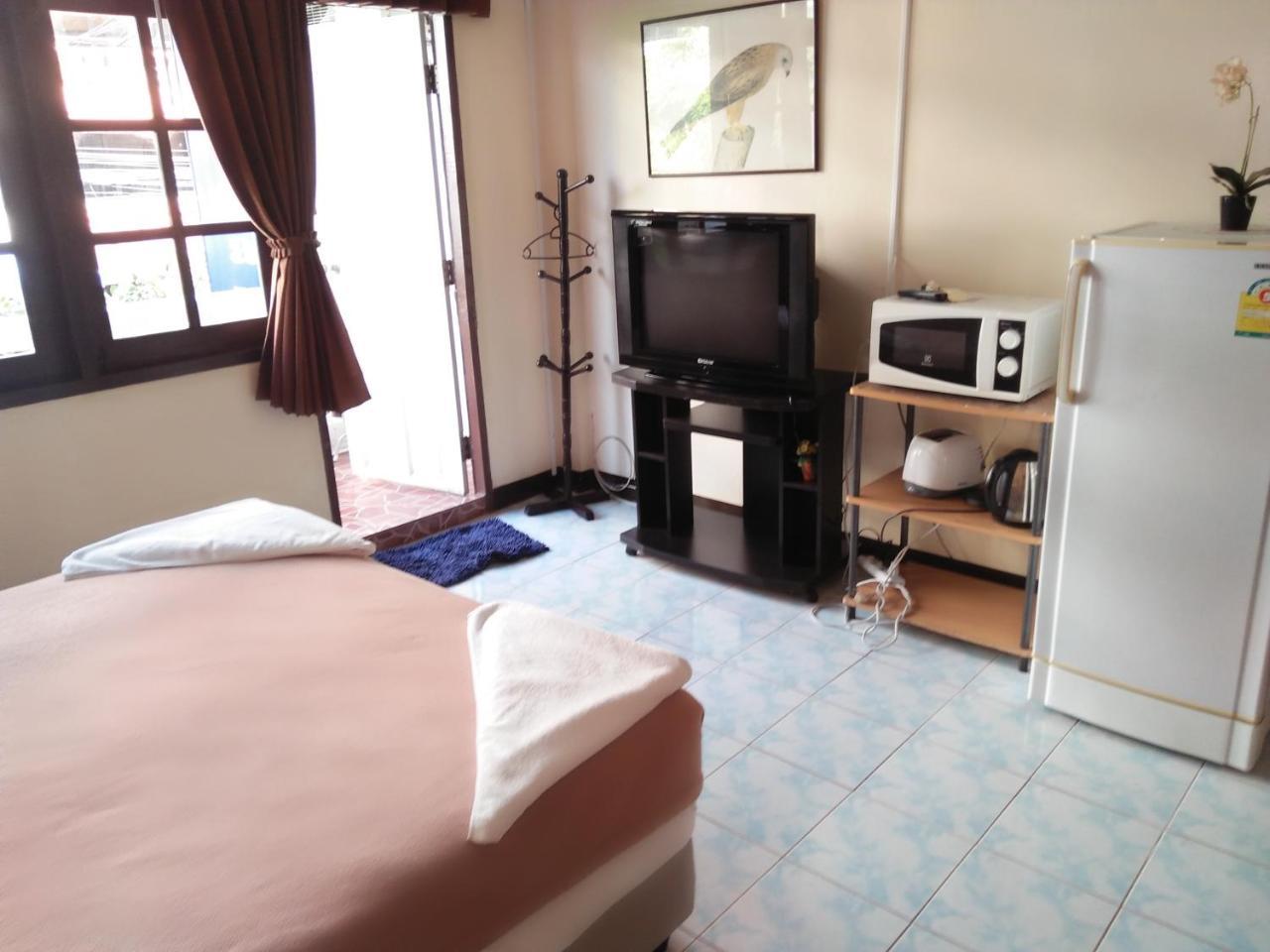 Stefan'S Guesthouse Jomtien Beach Extérieur photo